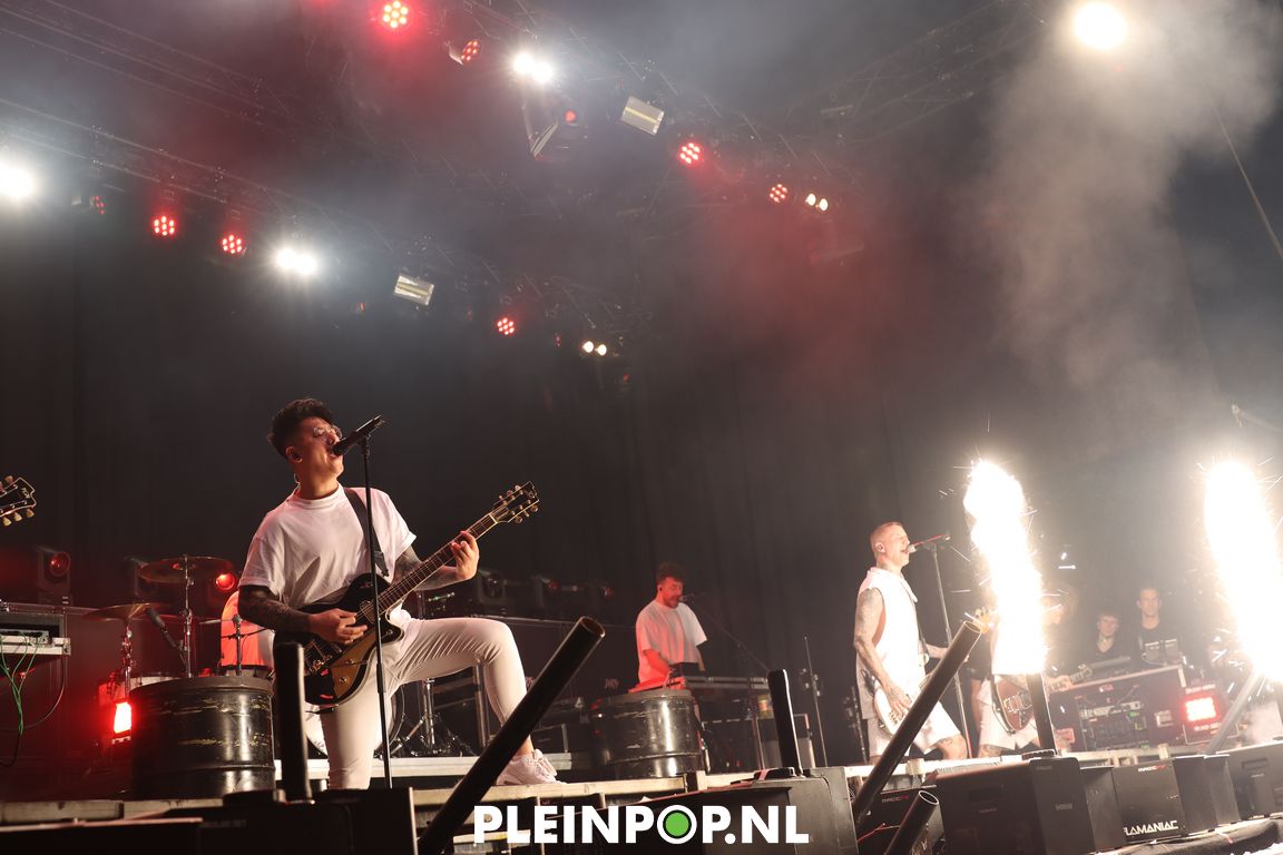 THE DIRTY DADDIES     (96)